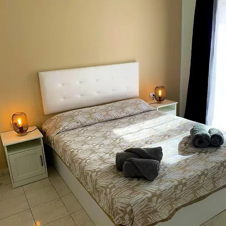 2 Bedrooms With Sea View Shared Pool And Furnished Terrace At 1 Km Away From The Callao Salvaje